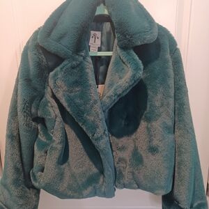 NWT STUNNING DARK TEAL SIZE MEDIUM PLUSH FAUX FUR JACKET!